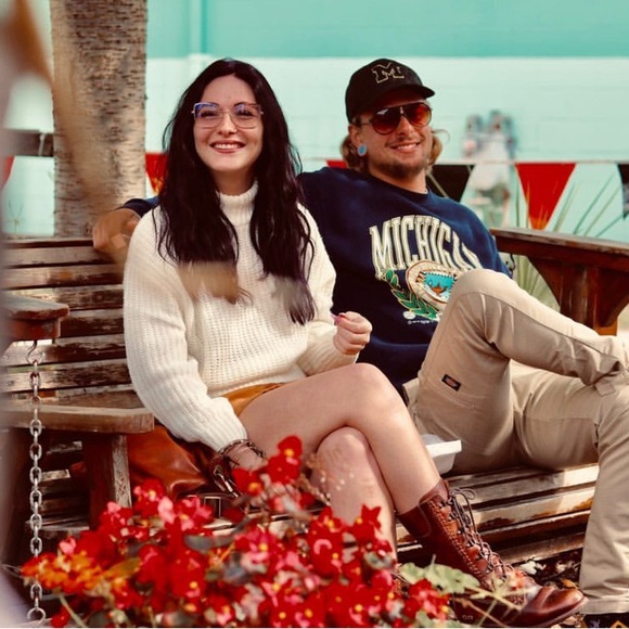 Meet your Posher, Bree - Picture 5 of 5